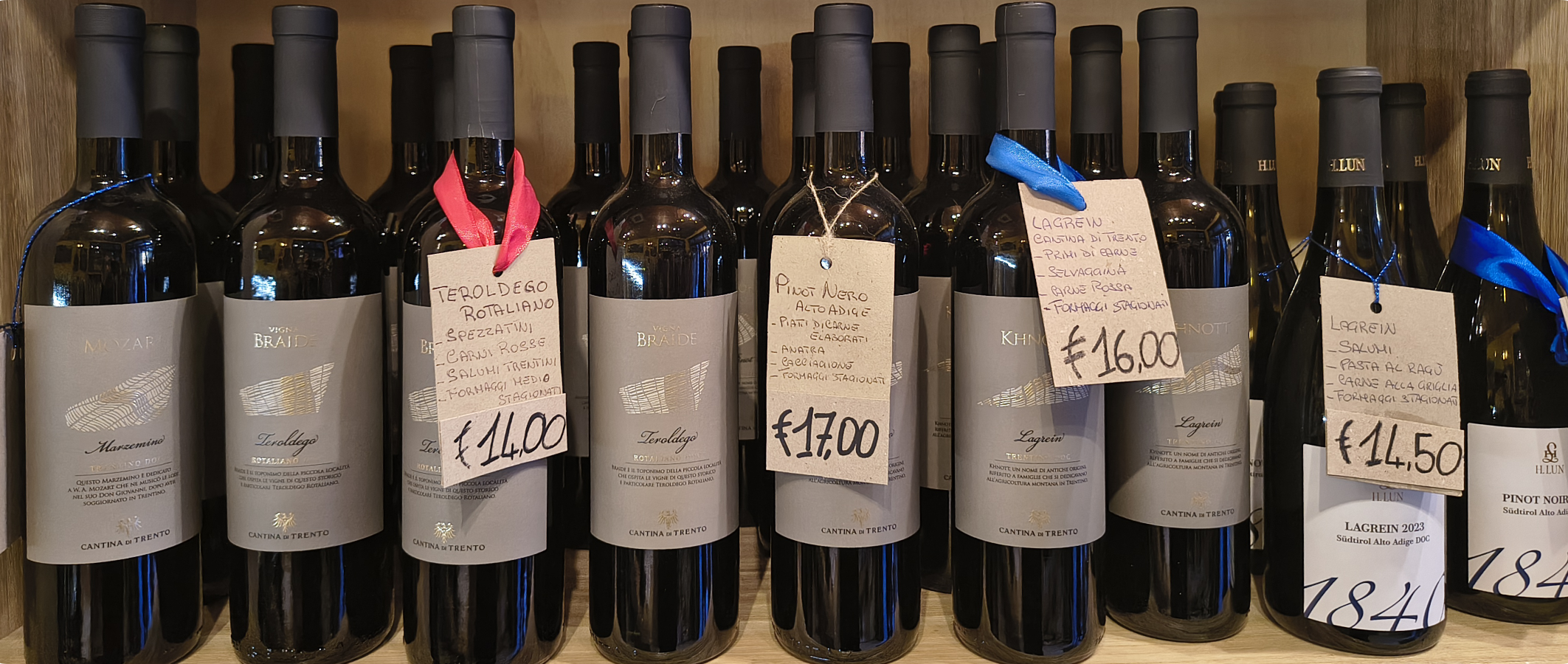 Etichette in enoteca: vini 1